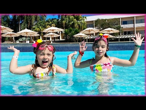 24 horas brincando nas piscinas do hotel | Jéssica Godar, Laurinha E Helena