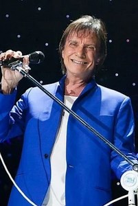 11K views · 436 reactions | Roberto Carlos Braga Moreira el 19 de abril de 1941 en Cachoeiro de Itapemirim, Brasil, es un reconocido cantante, compositor y músico brasileño. #RobertoCarlos #clasicosinolvidables #RecuerdosMusicales | Nacho Luis | Facebook