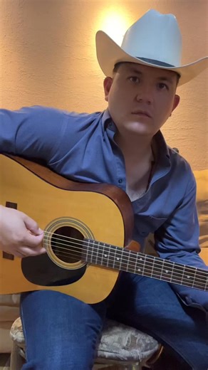 🎶 ¿Qué tal mi gente? ¿Cómo están?Acabo de escuchar esta rola del Chulo de Grupo Laberinto y me quedé pensando…¿La grabamos en nuestro próximo disco o qué opinan ustedes? 🔥🎤¡Ustedes mandan! Los leo👇Su compa,César Cereceres 🤠 | Cesar Cereceres Oficial