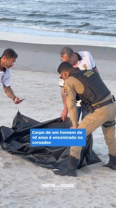 Um homem de aproximadamente 40 anos morreu na praia do Coroados na tarde desta terça-feira (22). Segundo informações, trata-se de um morador do mesmo bairro, que entrou no mar e logo em seguida, foi devolvido pela força da maré. Populares visualizaram o ocorrido por meio de câmeras de segurança e acionaram o Corpo de Bombeiros. #noticia #parana #litoral | Portal da Cidade Guaratuba