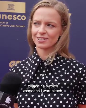 Jaka jest bohaterka filmu LĘK, w którą wcieliła się Marta Nieradkiewicz? Jak wyglądała praca z reżyserem Sławomirem Fabickim? Jakie uczucia towarzyszyły aktorce po przeczytaniu scenariusza filmu? 🧐 Film od piątku możecie zobaczyć w kinach w całej Polsce. Kto już widział? | Lubię filmy