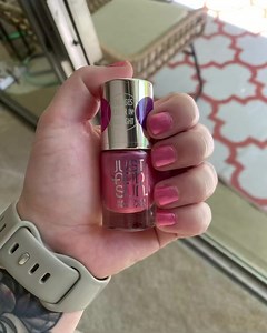 🩷MAKE IT PINK💜 Check out our NEW color changing nail polish! Available in a variety of color combinations, these polishes change color in the sun! Only $9.99, come check it out 💅🏼 | The Crown Shop