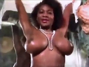 MAMA COOL - vintage 70s ebony huge tits dance