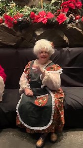 Santa Claus is coming to Rainforest Cafe!  Meet Jolly Old St. Nick & Cha! Cha! while enjoying a delicious breakfast.⁣⁣ There will be holiday activities, Santa photos, raffles, and prizes! ⁣⁣ | Rainforest Cafe | Facebook