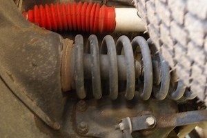 How to Remove the Lift Kit on a Jeep Wrangler