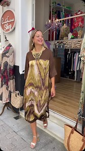 2.6K reactions · 57 shares | Más colores 癩 Solo atendemos al whasapp 635627495 #tiendasbonitas #puntolanashop #sanlucardebarrameda #trajes #vestidoslargos #vestidos #vestidosparaeventos #invitadas #puestasdelargo #graduaciones | Cristina Morales Galan | Facebook