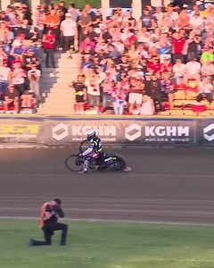 1.8K views | Kun et enkelt point til Leon Madsen i heat 13  Følg med i speedway-grandprixet i Polen på discovery+! | Eurosport Cykling | Facebook