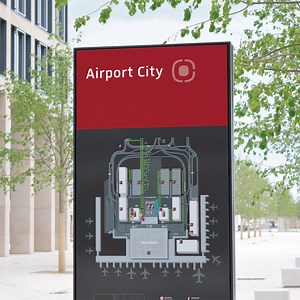 [Hot Item] Wayfinding Sign LED Display Billboard Display Stand Airport Guidance Name System