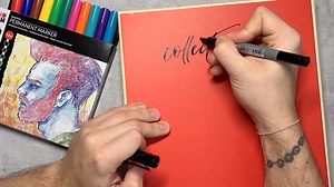 4 comments | In diesem Video gestaltet Chrischography mit den neuen #MarabuPermanent Marker den Deckel einer Sammelbox. Beliebt sind unsere Marker aufgrund ihrer brillanten Farben  und die hochwertige, geruchsarme, schnelltrocknende, alkoholbasierte Tinte. Habt ihr sie schon ausprobiert? 朗Schickt uns eure Zeichnungen zu oder markiert uns auf euren Bildern. #marabucreative #CreativesOfTheMonth Produktinfos: https://bit.ly/2LCzDym | Marabu Creative Colours | Facebook