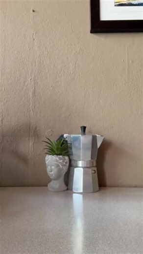 El amor va y viene… pero tu casa es para siempre 🏠 Encuéntrala en ClasificadosOnline.com 📲 #ClasificadosOnline #CompraCasaPR #realestatepuertorico | ClasificadosOnline