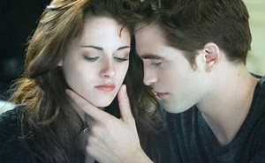 Midnight Sun revelará qué hacía Edward Cullen mientras Bella dormía