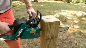 How to Notch Deck Posts with a Chainsaw - Fine Homebuilding
