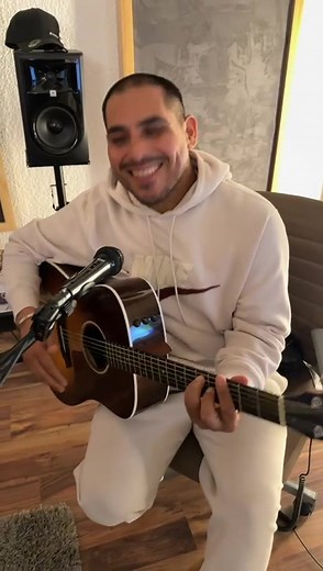 Últimas Canciones de Espinoza Paz y Su Impacto