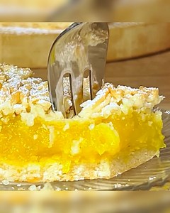 Grated Lemon Cake 🍋 A lemon cloud that melts in your mouth! Lemon dessert that melts in your mouth! Simple ingredients! This is the most delicious lemon cake I have ever eaten! The family is delighted with such a delicious lemon dessert! Be sure to try this lemon dessert recipe, your guests will love it! This lemon cake is better than any other cake! This lemon cake recipe surprised everyone. The dessert is very soft and fluffy! This cake is angelic. This lemon cake tastes amazing. After 5 minu