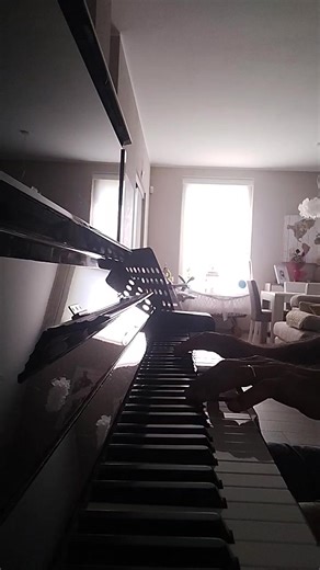 From The Lamb lies down on Broadway: CUCKOO COCOON 🎹 | Genesis in un piano