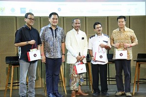 Karya Siswa BBPLK Semarang Tampil di Fashion Show Paris - Katadata.co.id