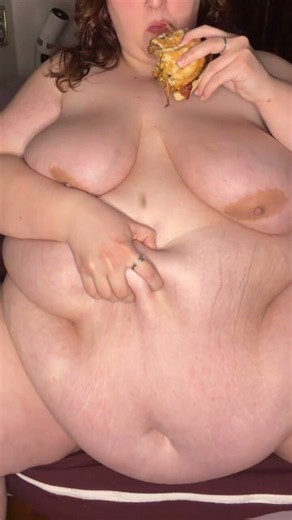 Bbw stuffing her bellly
