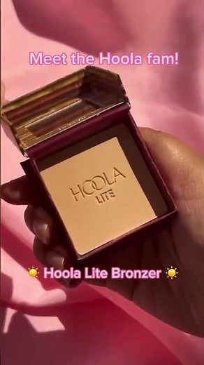 Our most wanted Hoola matte bronzer 🤎 Available in 4 perfect shades: Hoola, Lite, Caramel & Toasted
