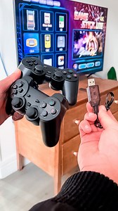 24K views · 370 reactions | Cette clé USB contient plus de 10 000 jeux ‍ | Je suis Barone | Facebook