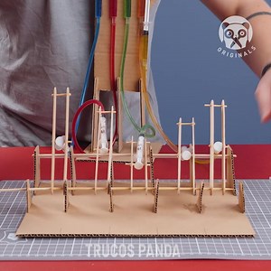 Divertida mano robótica con jeringas | Trucos Panda
