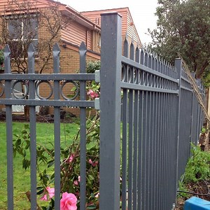 [Hot Item] Customizable Wrought Iron Privacy Fencing for Secure Spaces