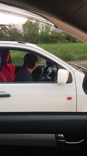 กำลัง พิมพ์ บน TikTok