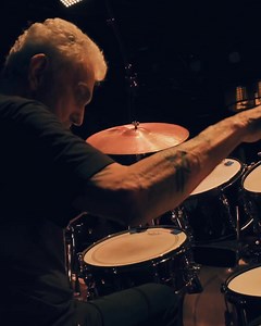 14K views · 575 reactions | 【2025 1.21 tue., 1.22 wed. 】最高峰のカリスマ・ドラマーがジャパン・ツアーを開催。トップ・ミュージシャンと共に繰り広げる至高のステージ！ #STEVEGADD | BLUE NOTE TOKYO | Facebook