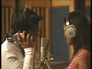 Datanglah artis duet byk mana pun...pasangan duet achik n nana ni jugak paling legend sampai bila-bila. Penangan lagu Memori Berkasih sangat hebat.. Siti Nordiana & Achik - Memori Berkasih Al Fatihah kpd arwah achik. | Lagu Irama Popular