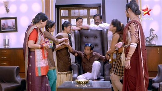 Puttan ka dil toda Jhilmil ne! Kya Puttan ko milega uska pyaar? Iss Dilchasp Kahani ko Jaanne ke liye dekhiye #HarShaakhPeUlluBaithaaHai! #starplusoriginal #harshaakpeullubaithahai #rajivnigam #samtasagar #chaitulal #developer #CM #politics #indian #law #promise #public #socialwork #socialdevelopement #democracy #trending #viral #explore #poverty #entertainment #fun #comedy #serial #show #highlights #facebookpost #facebook | StarPlus