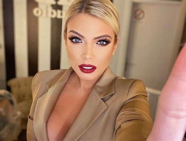 SMRTNI SLUČAJ U DOMU ZVEZDE GRANDA: Pevačica podelila TUŽNU VEST - "Vreme leti, ljubav ostaje zauvek..." (FOTO)