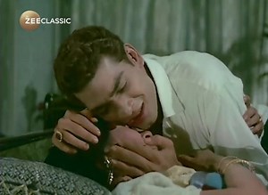 1.2K views · 16 reactions | Itne bimar rehte hue bhi, aankhir kis baat ka malal reh gaya is maa ko apne bete ke liye? #DebMukherjee #Anjana #PradeepKumar #hindimovies #retro #retrobollywood #bollywood #classics #movies #cinema #loveformovies #oldhindimovies #WohZamaanaKareDeewana #ZeeClassic | Zee Classic | Facebook