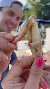 🍴🦀 Wondering where to get hard crabs to steam, crack, and savor at home or your vacation rental? We’ve got you covered! Pick up the freshest local catches from spots like: 📍 @jandwseafood 📍 @MissMarySeafood 📍 @kellum_farms 📍 @littlebayseafood 📍 Garnett Seafood Whether you’re hosting a crab feast or packing a cooler for the weekend, the River Realm has the goods. 🗺️ Download our free app to map your route to these markets and more local gems — fresh crab is just a short drive away! Link i