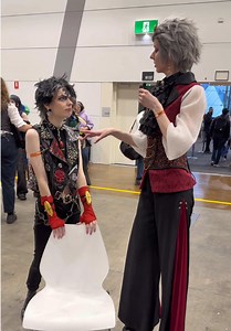 Yes we got to meet the lovely VA’s of #stella and #octavia at @Oz Comic-Con 🔥 #helluvaboss #shakemyhand With myself as #stolas Stella VA- Georgie Leahy Blitzø- @🌹 Hey, Cabin Boy 🌹 Octavia VA- Barrett Weed Striker- @JP__Cosplay Stella-