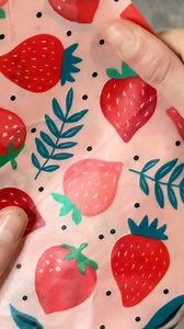 Stop wrestling with plastic wrap that won't stick and ends up in landfill. Our Beeswax Food Wraps use the heat of your hands to create a natural, breathable seal that keeps your food fresher, longer. 🌿 Join 5,000 happy Canadians who have made the switch! ✅ Washable, reusable, and lasts 1 year ✅ 100% Organic & Biodegradable ✅ 3-Pack: Includes Small, Medium, & Large Save your leftovers and the planet at the same time. 🌎 | Eco Haven Market