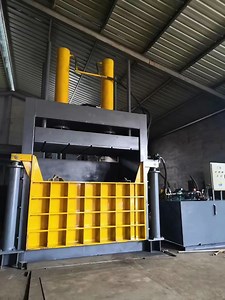 [Hot Item] 40 Tons Vertical Beverage Bottle Hydraulic Baler Can Waste Paper Compressor Manufacturers