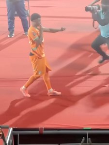 123K views · 4.6K reactions | အမြန်ဆုံပြန်လားပြီ ဖလားတွေဆွတ်ခူးနိုင်ပ့စေကွား #highlightsシ゚ #manchesterunited #mufcfans @highlight Manchester United Tun Tun Mu Fan | Tun Tun Mu Fan | Facebook