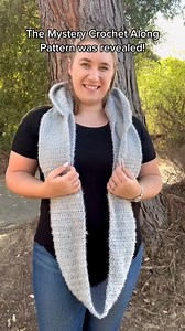 53K views · 280 reactions | The Hooded Infinity Scarf is so useful and fun to make! Get the full pattern here: https://www.nickishomemadecrafts.com/hooded-crochet-infinity-scarf-pockets/ #crochet #diycrafts #yarn #learntocrochet | Crochet Patterns & Tutorials by Nicki's Homemade Crafts | Facebook