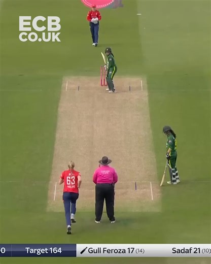 🙌 Safe hands 👊 Best England Women catches from last year 📺 Feat. Jones, Ecclestone, Bell, & More! | England Cricket