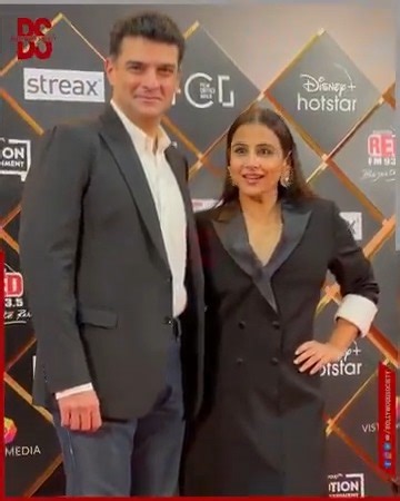 Vidya Balan and Siddharth Roy Kapoor sters into the elegance of critics choice awards. #VidyaBalan #SiddharthRoyKapoor #awardshows | Bollywood Society