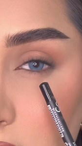 322K views · 2.2K reactions | Easy tricks for applying eyeliner with eye pencil #eyeliner #eyelashes #eyebrows #eyemakeup | Ayesha makeovers | Facebook