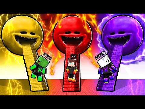 JJ vs Mikey vs Carrie: MOON WOKE UP STAIRS BATTLE In Minecraft - Maizen