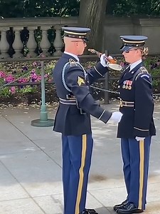 Changing of the Guard Arlington National Cemetery Female Sentinel | Peruanas bonitas Oficial