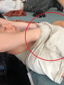Relaxing Massage Service Abroad at a Barbershop