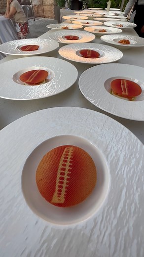 Majestic localtion, impeccable menus and a film atmosphere complete an experience that few people can imagine. With the help of Mattia Bianchi in the kitchen and Gruppo Noahlity in the organization we created the perfect symphony in order to create a unique evening. * Localtion Maestosa, menu impeccabile e un atmosfera da film completano un esperienza che poche persone riescono a immaginarsi. Con l'aiuto di Mattia Bianchi in cucina e Gruppo Noahlity all'organizzazione abbiamo creato la perfetta 