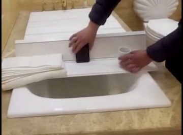 Folding Dust-Proof Bathtub Cover Louvered Shutter Bath Lid White PVC Bathtub Covers(Size:64.9x31.5x0.47in) Bathtub Insulation Cover for Home Bathroom Spa Experience.