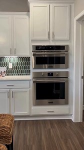 The gorgeous Lewis Model in our Brookmoore Community in Victoria, MN! 😍 The Lewis offers 4 bedrooms, 2.5 bathrooms, a wide open floorplan, and a loft! There is currently a move-in ready Lewis in Brookmoore that features a gourmet kitchen, a center fireplace in the Great Room, and a Serenity shower in the Owner's en-suite! Visit the link below or contact our Internet Sales Team at 952-373-0485 to learn more and schedule a tour! https://www.lennar.com/new-homes/minnesota/minneapolis-st-paul/victo