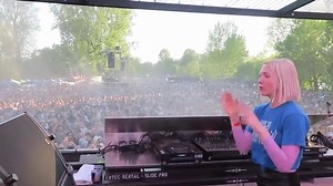 Quand la DJ Ellen Allien active le mode acid techno 😎💣🔥 👉 Ellen Allien jouera à Marseille fin septembre au Ut⊙pia Festival | Electro News