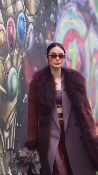 'Heart Evangelista' spotted wearing carolyn cherry tortoise🖤😎 #karenwazencollection #karenwazeneyewear #bykarenwazen