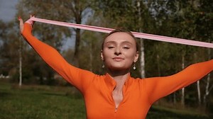 Treinamento de flexibilidade, rotinas de Limbering,: vídeo stock (100% livre de direitos) 3618333309 | Shutterstock