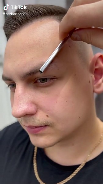 Mastering Haircuts: Precision Barber Techniques Revealed